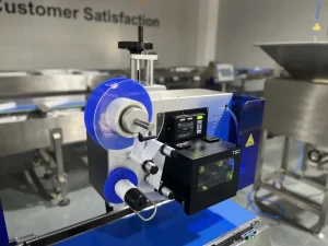 weighing and labeling in easyweigh factory